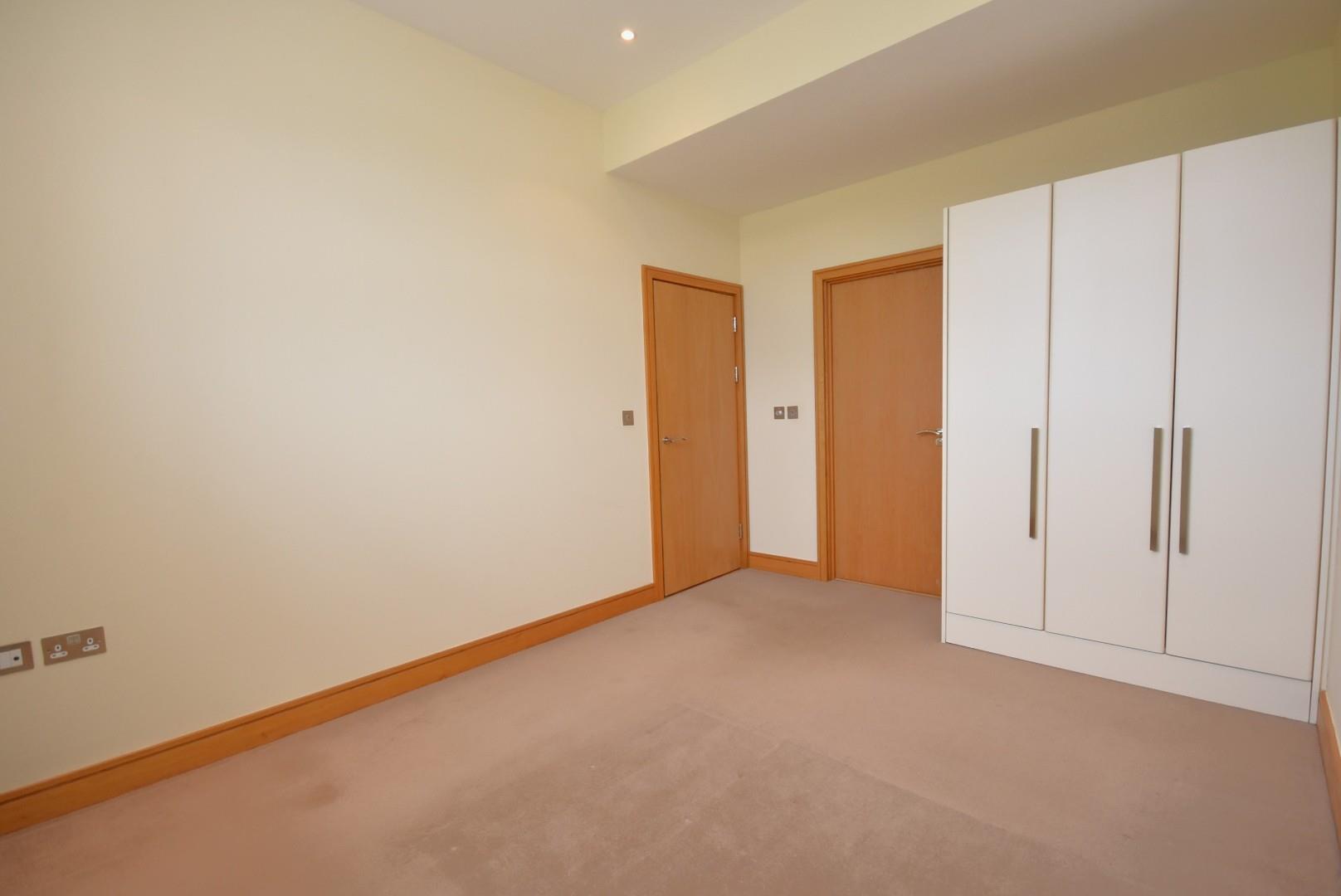 216 Headlands, Hayes Point, Sully, CF64 5QH